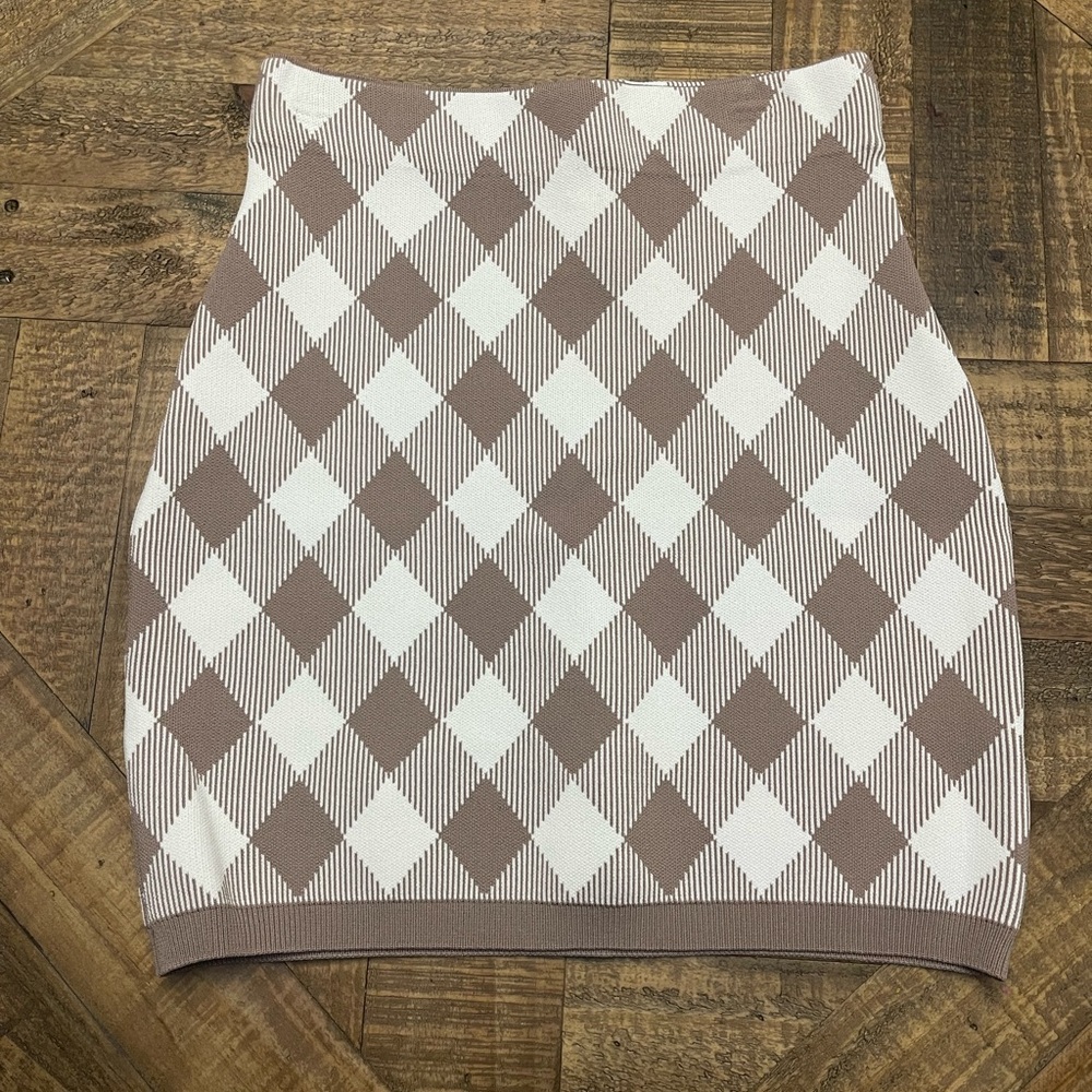 Chic Argyle Pencil Skirt in Brown and White